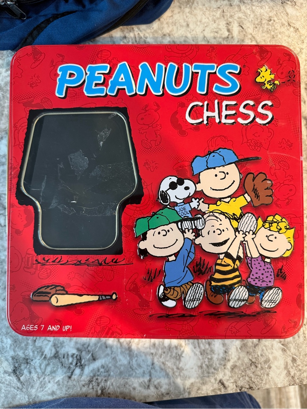 Peanuts Chess Set Charlie Brown Snoopy USAopoly 32 Pieces Red Tin Complete